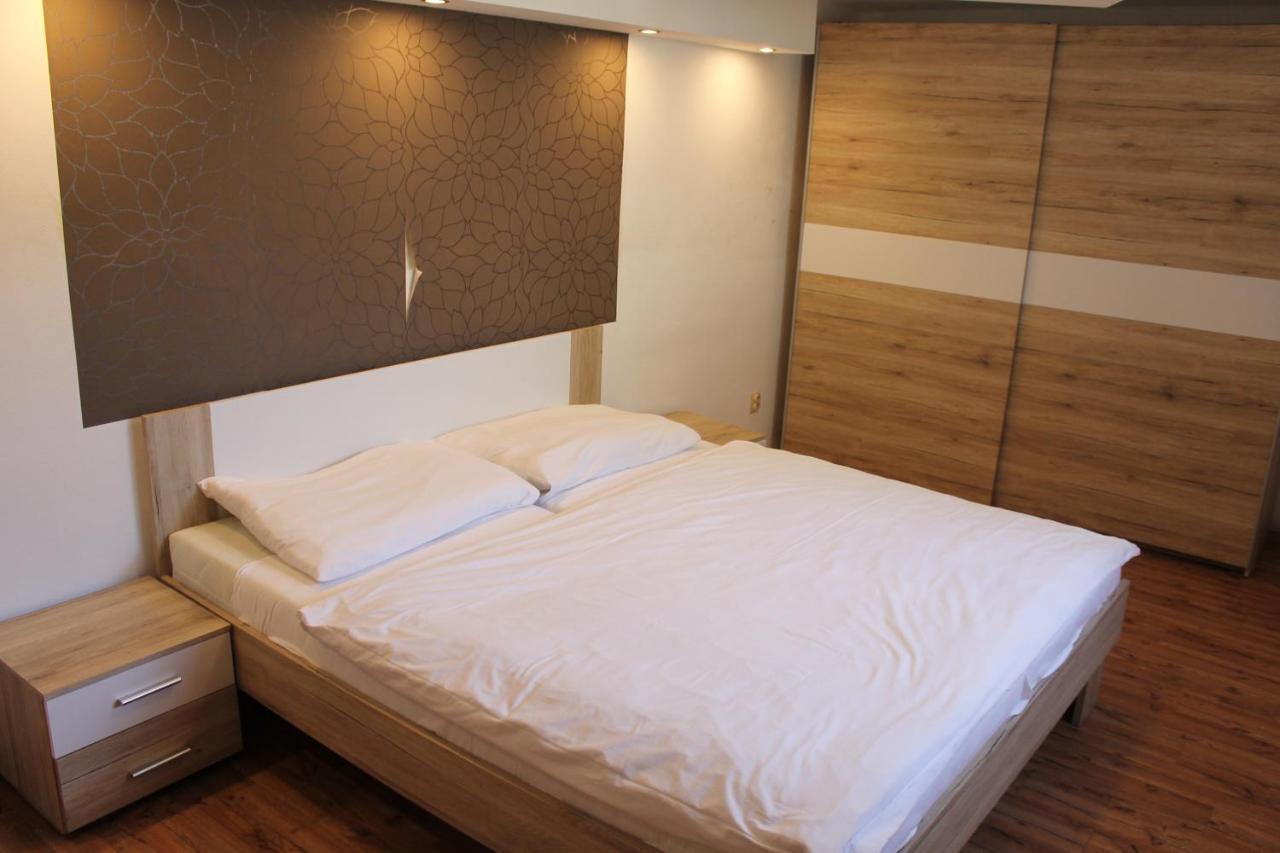 Suterenovy Apartman V Centre Piest'any Exterior photo